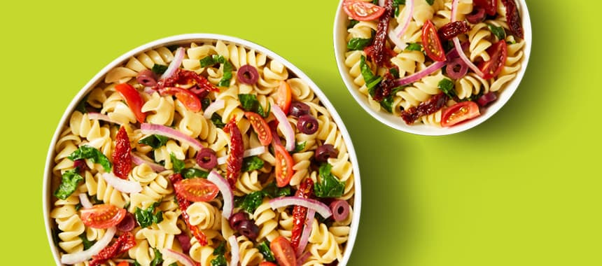 /content/dam/empire/freshco/assets/images/uploads/2025/02/how-to-make-pasta-salad.jpg